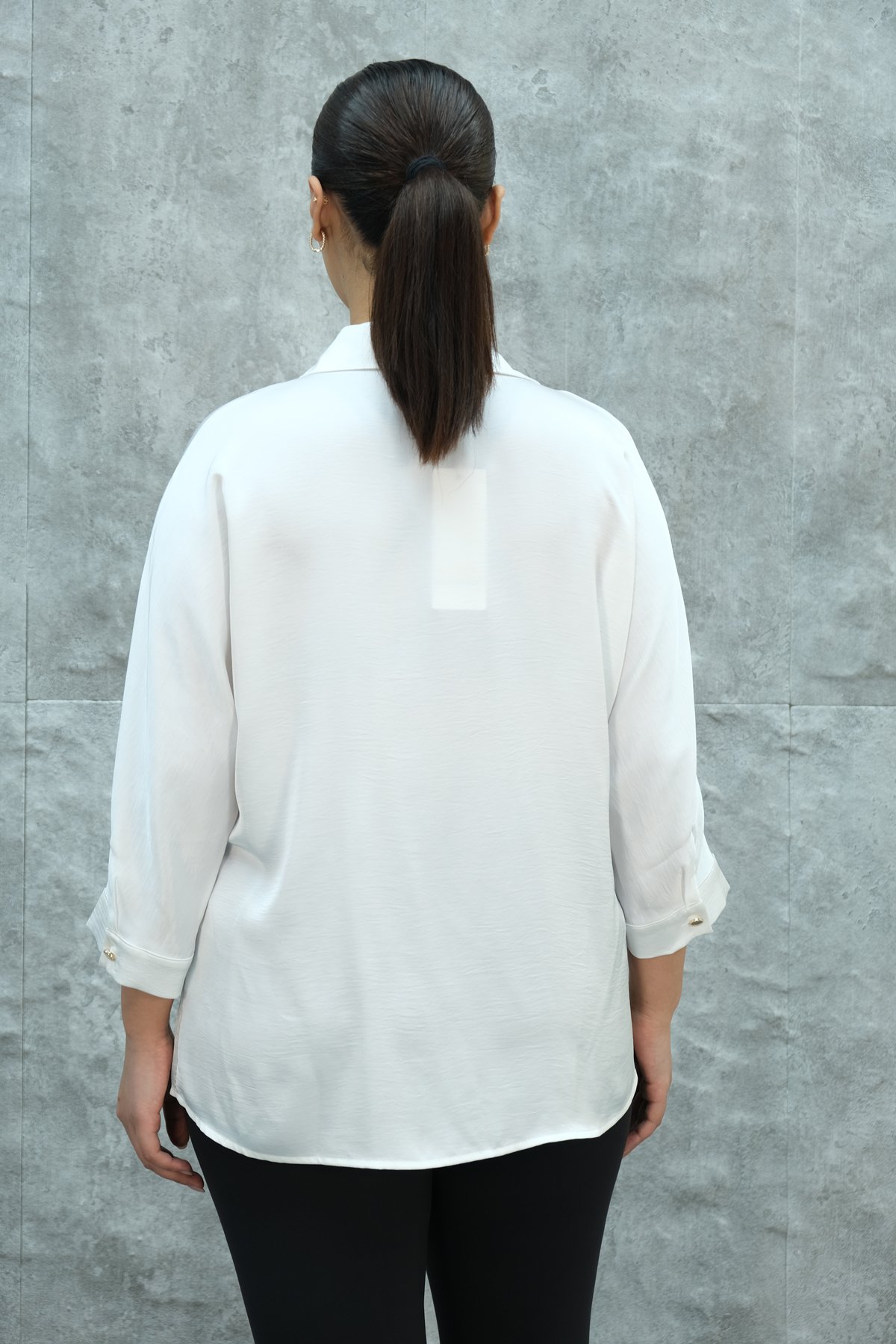 بلوزة بمقاسات سوبر كبيرة-الأبيض