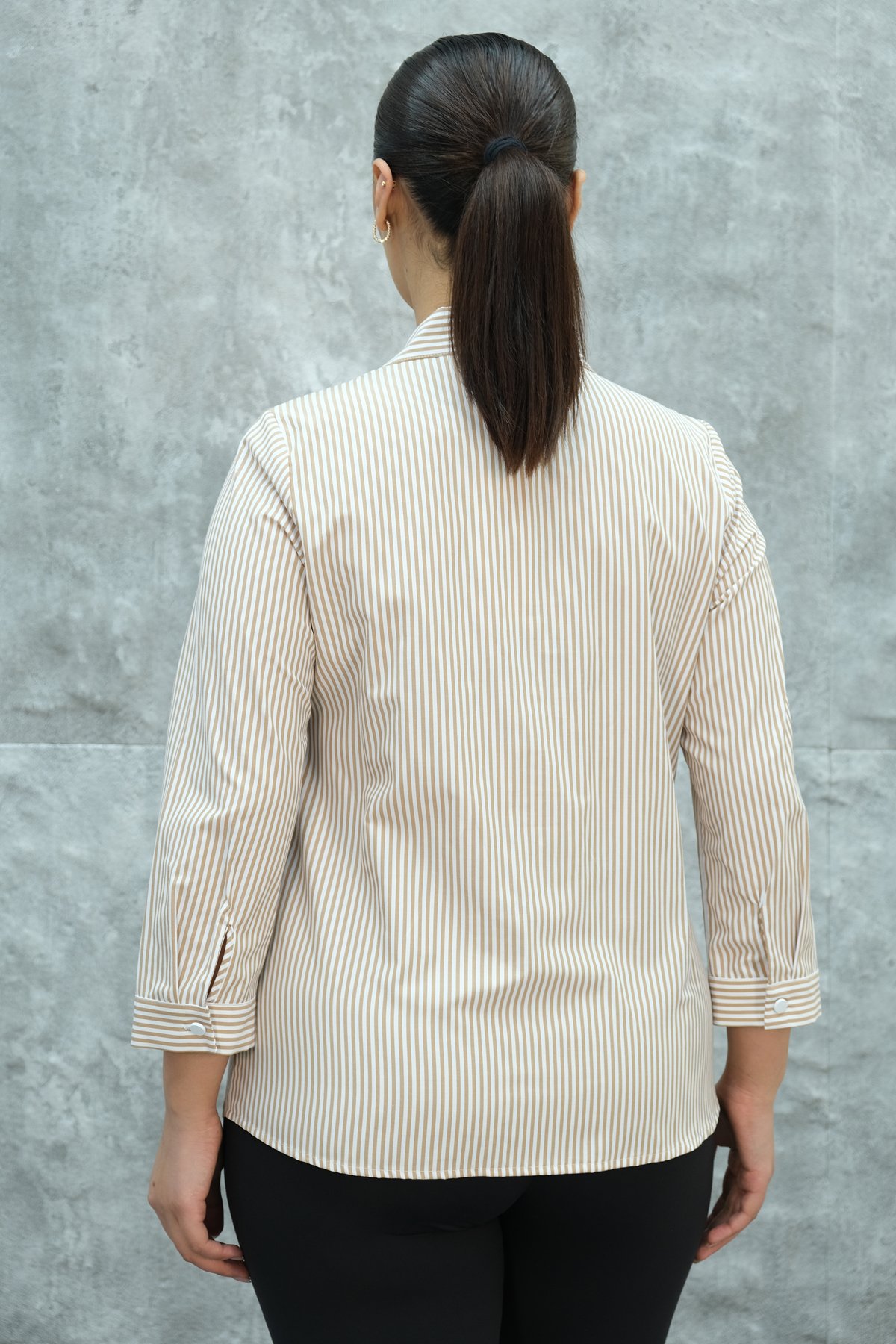 قميص بمقاسات سوبر كبيرة-البني