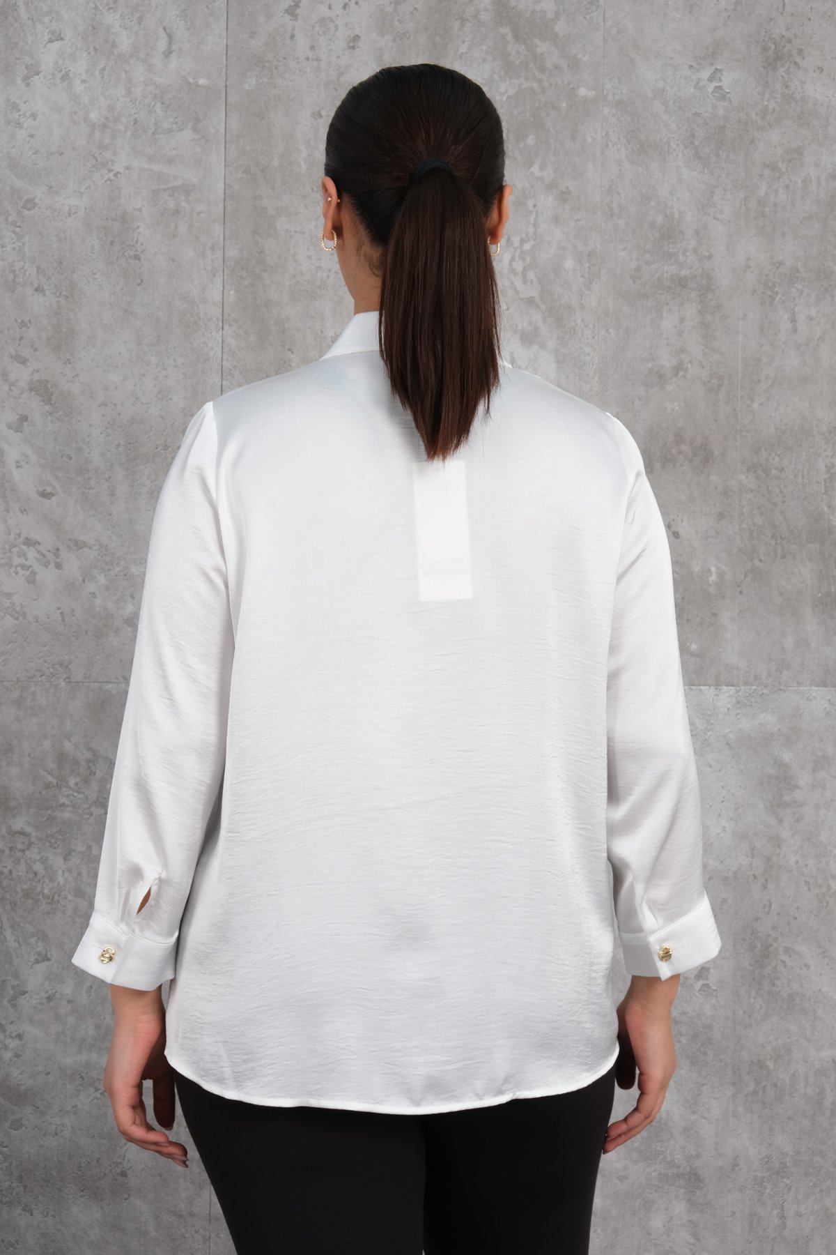 بلوزة مقاس كبير-الأبيض