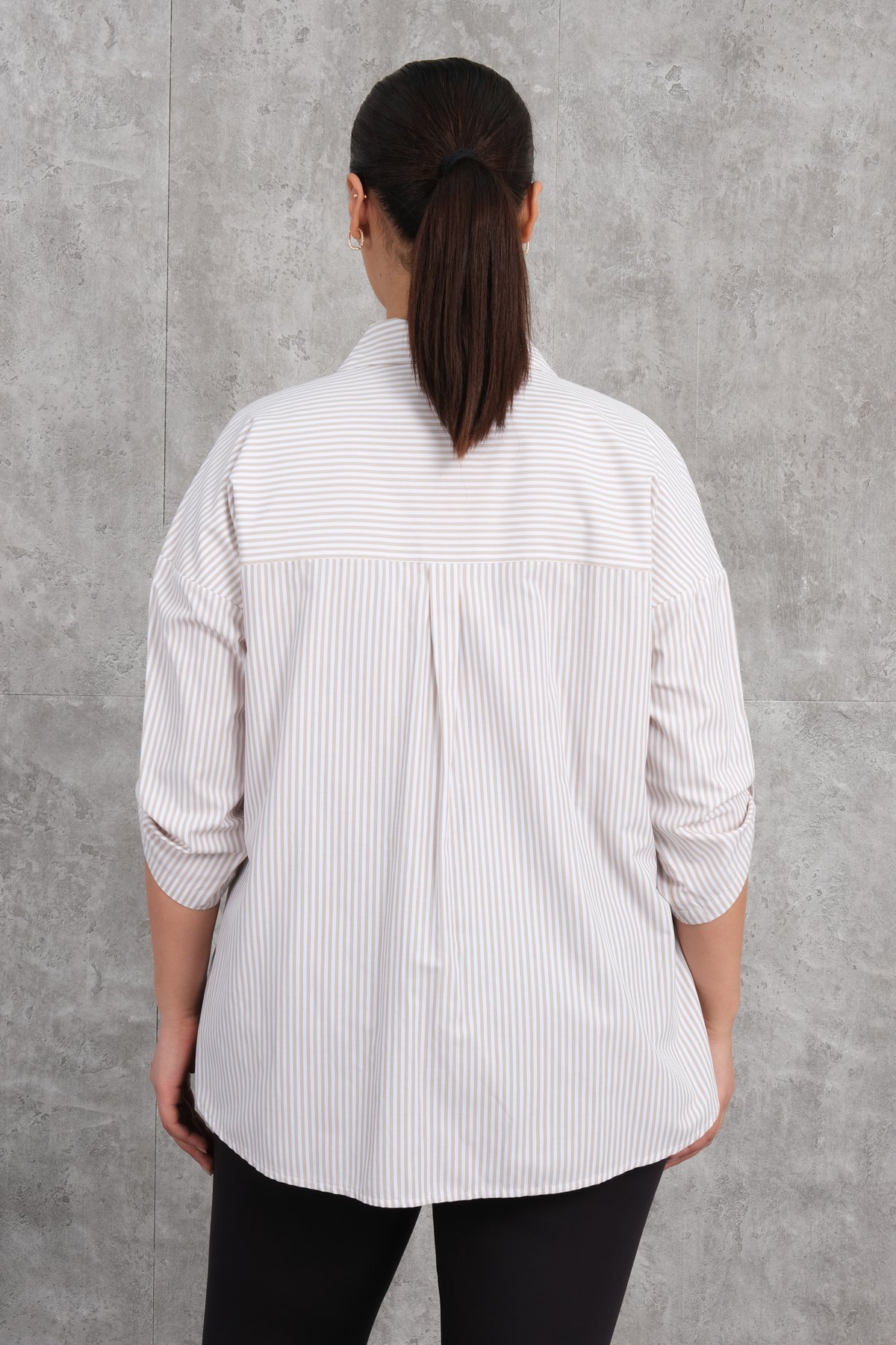 قميص بمقاسات سوبر كبيرة-البيج