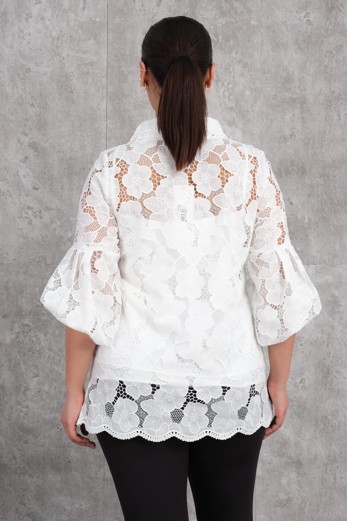 بلوزة مقاس كبير-الأبيض