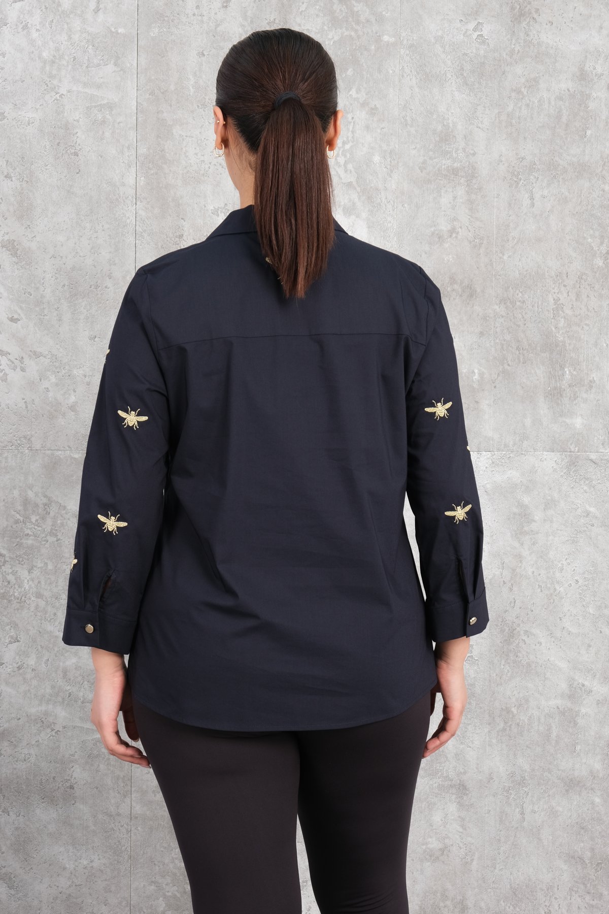 قميص مقاس كبير-الأزرق الغامق