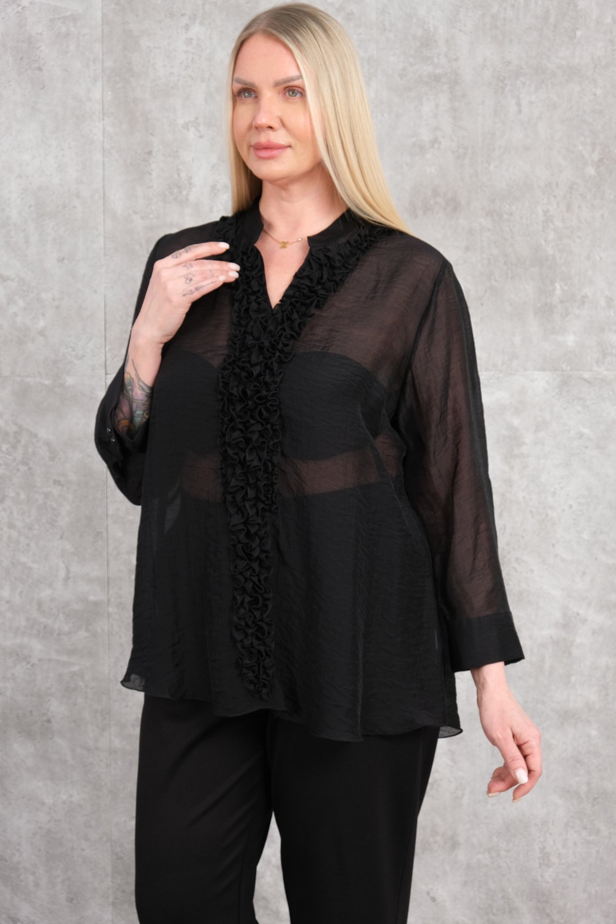 Super Plus Size Blouse-Black