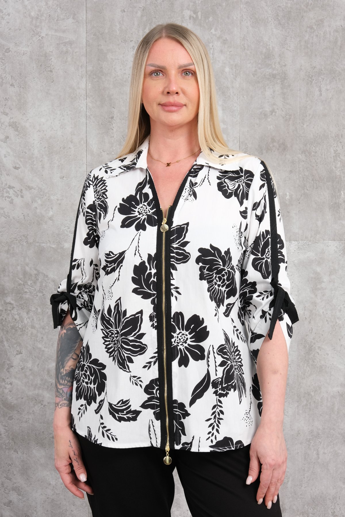 Super Plus Size Blouse-Black