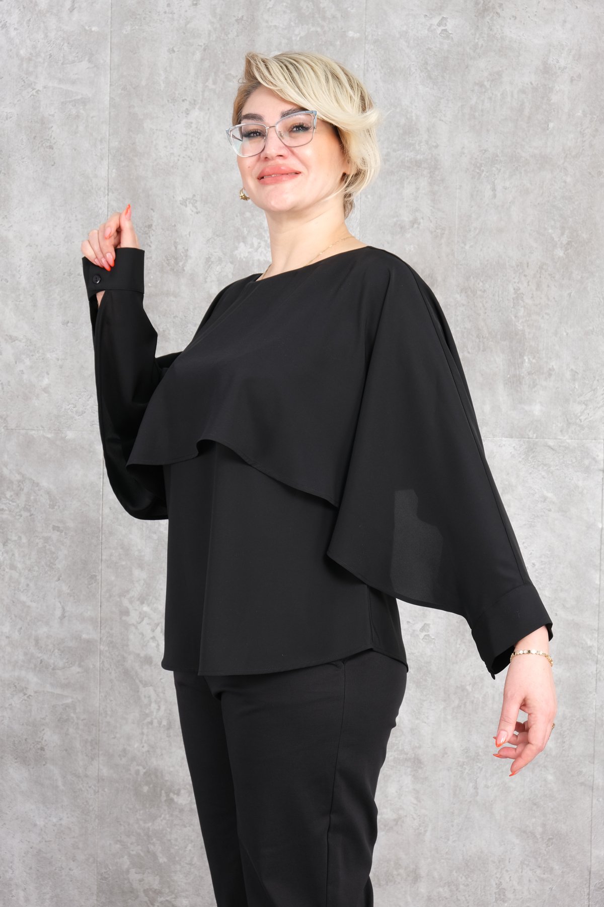 Блузка больших размеров-Черный