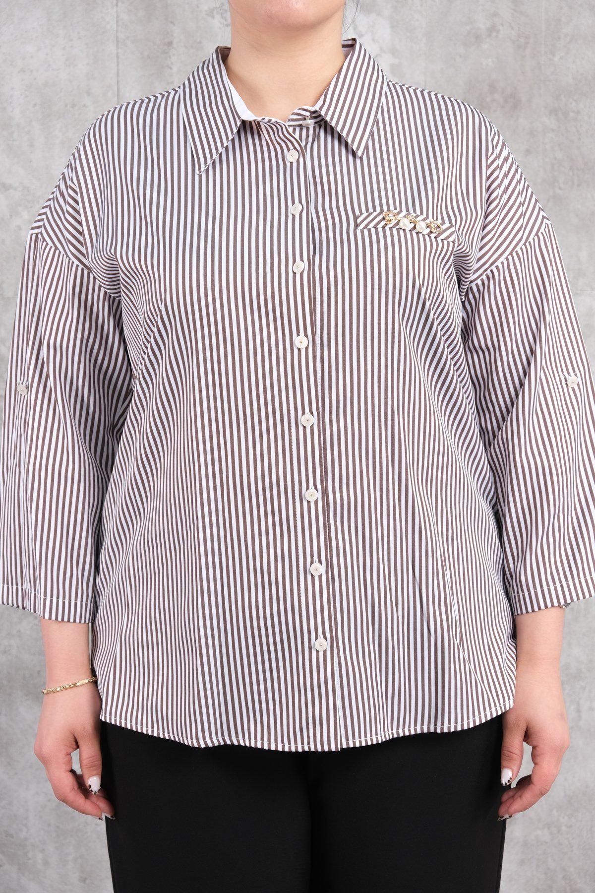 قميص مقاس كبير-البني