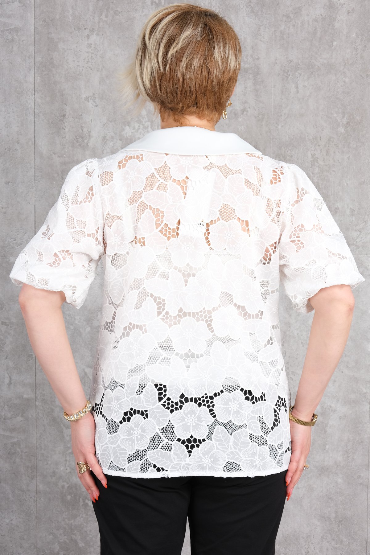 بلوزة مقاس كبير-الأبيض