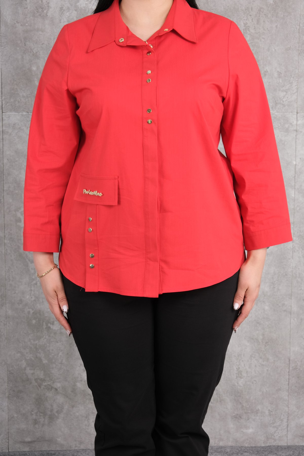 قميص مقاس كبير-الأحمر