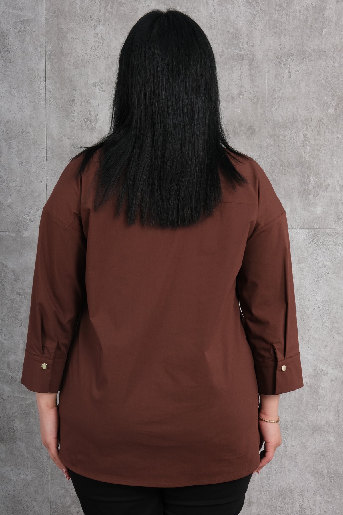بلوزة مقاس كبير-البني