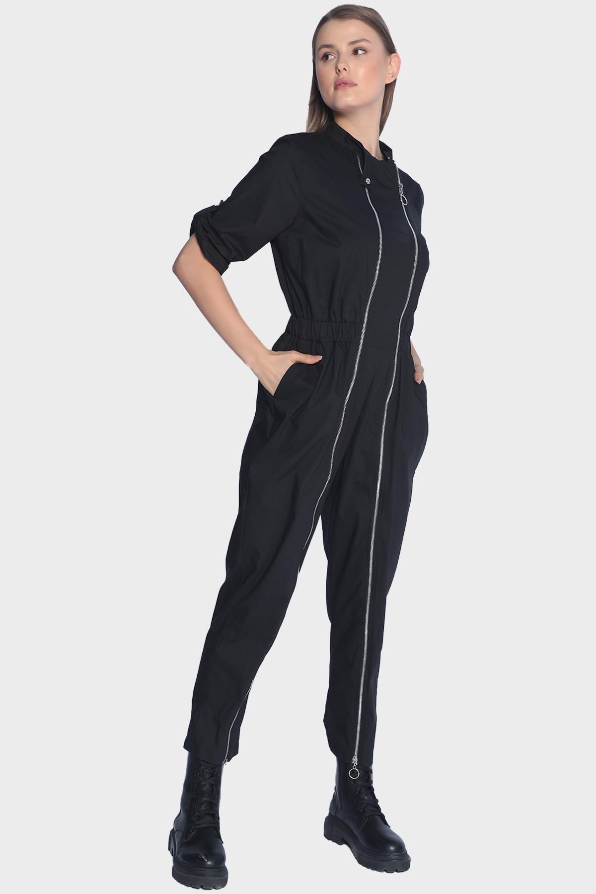 Womens sports style jumpsuit with round neckline and double zipper