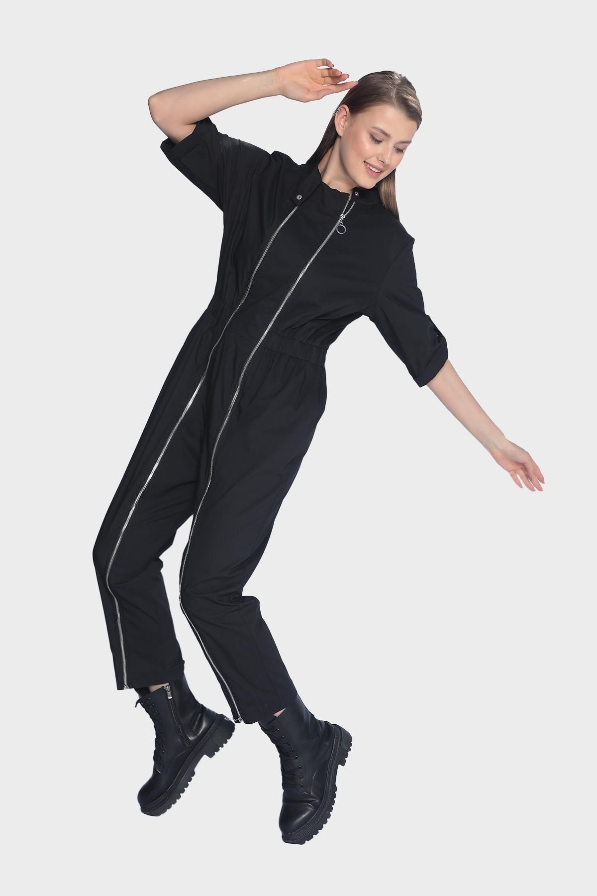 Womens sports style jumpsuit with round neckline and double zipper