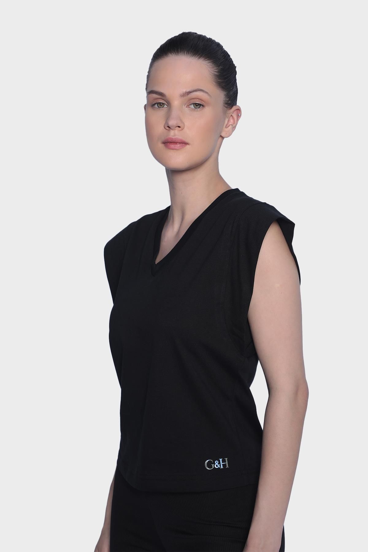 Womens V-Neck Basic Sleeveless T-Shirt - Black