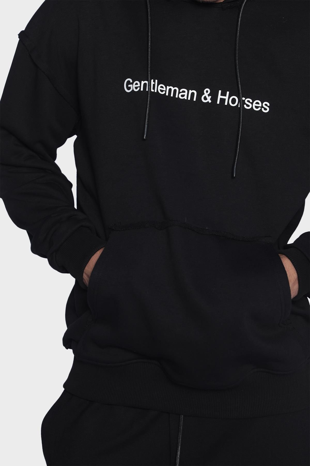 Uzun kollu baskılı cep detaylı unisex hoodie - Siyah