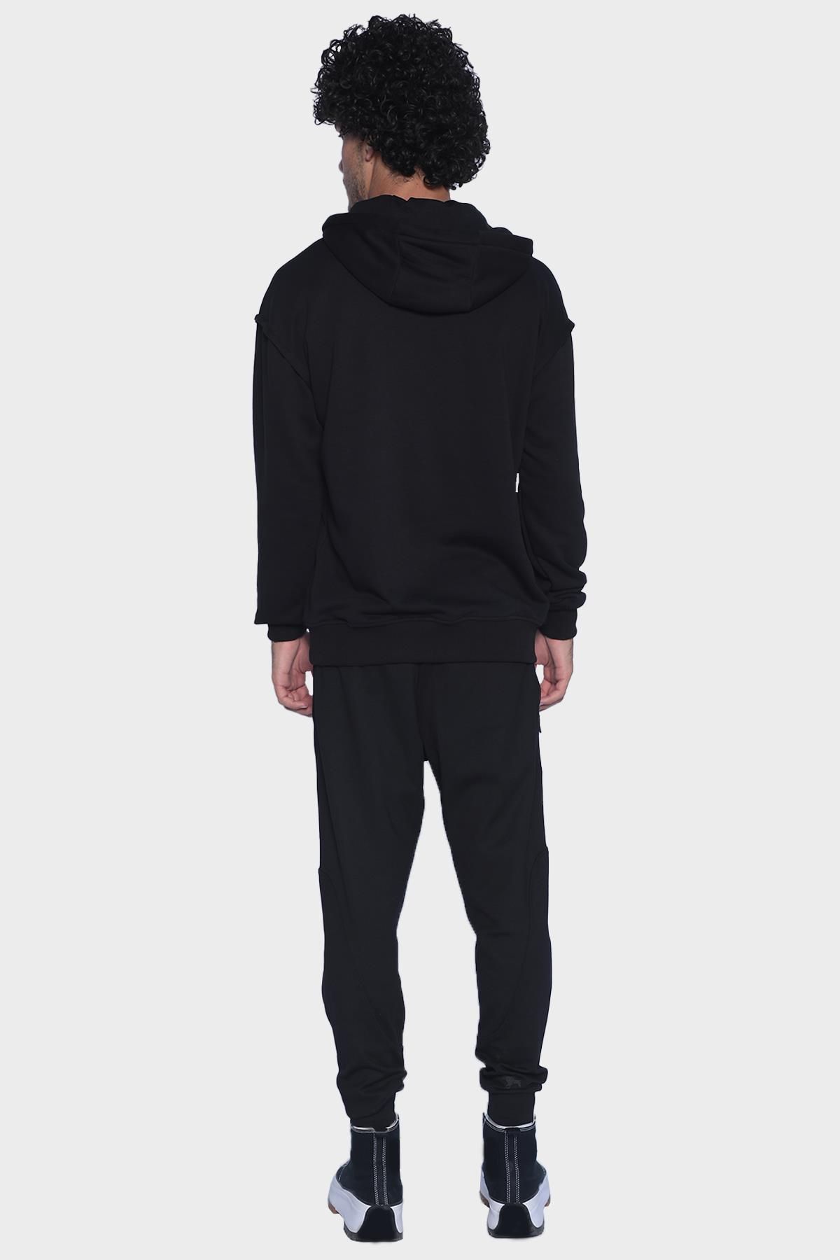 Uzun kollu baskılı cep detaylı unisex hoodie - Siyah
