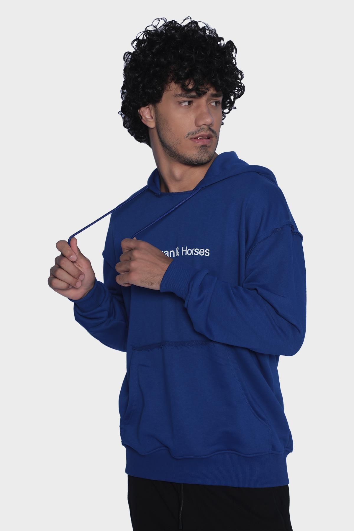 Unisex hoodie with long sleeve printed pocket detail - Sax Blue