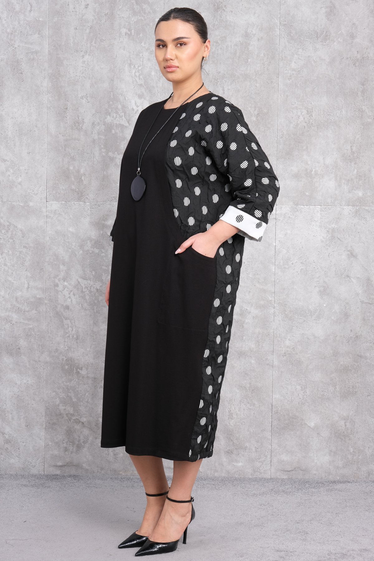 Plus Size Dress-Black (Polka Dot Pattern)