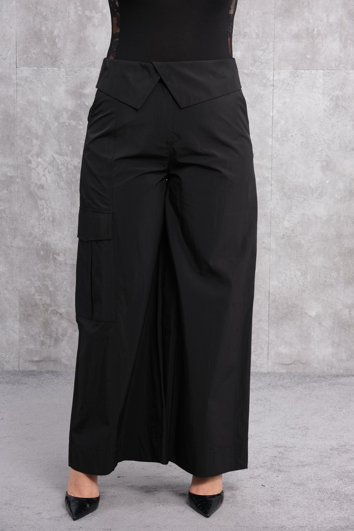 Plus Size Wide-Leg Pants-Black