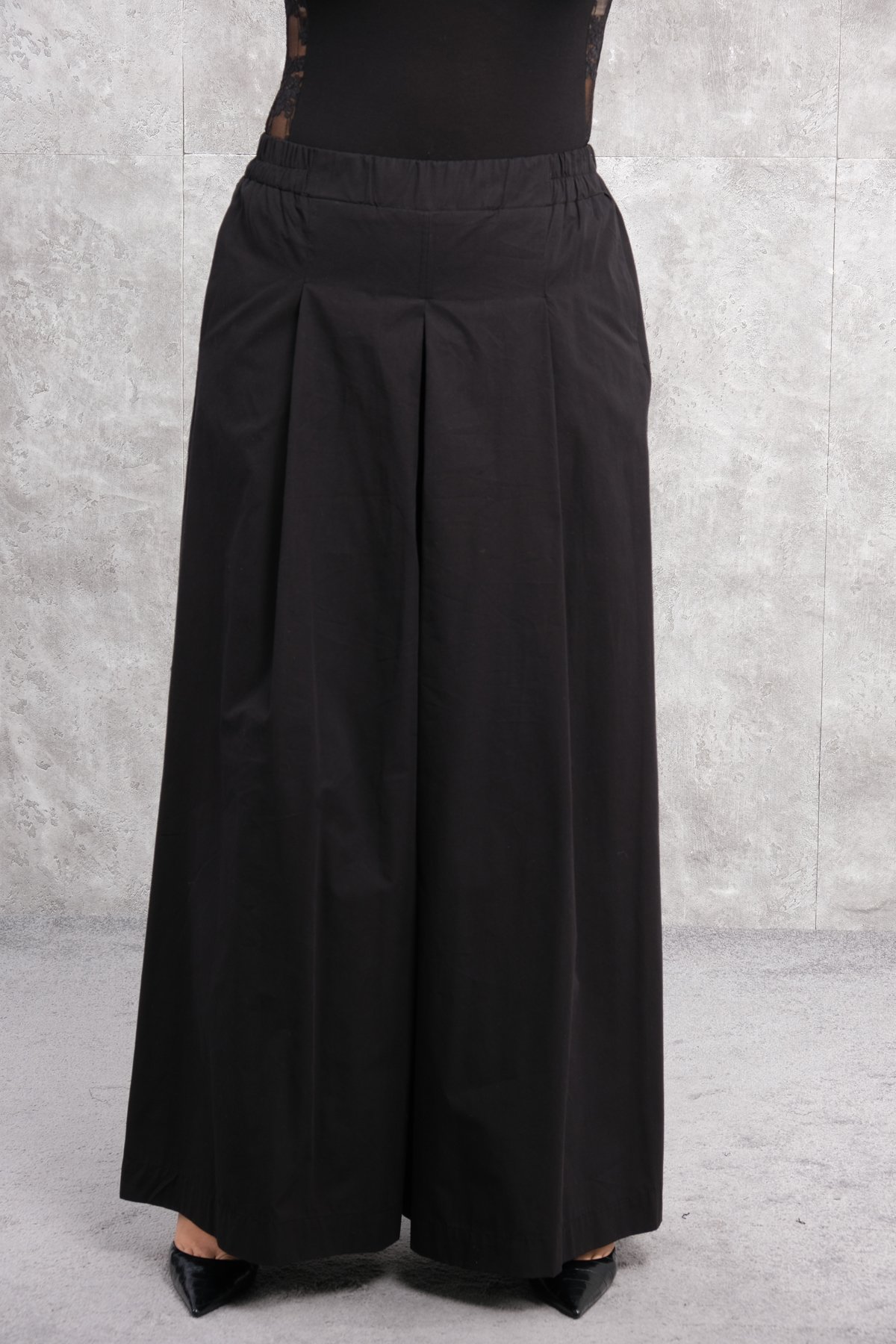 Plus Size Wide-Leg Pants-Black