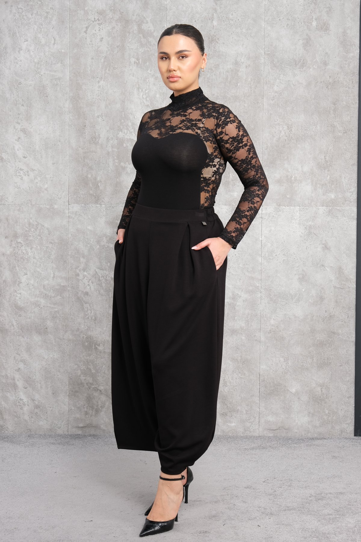 Plus Size Wide-Leg Pants-Black