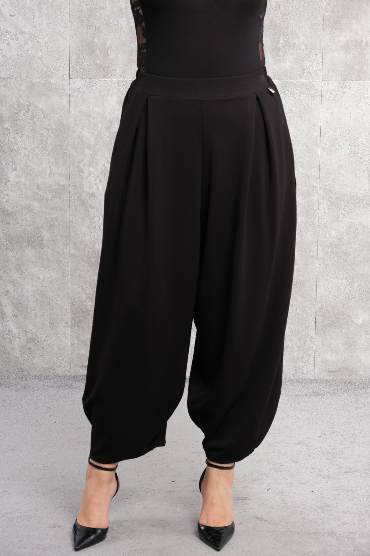 Plus Size Wide-Leg Pants-Black