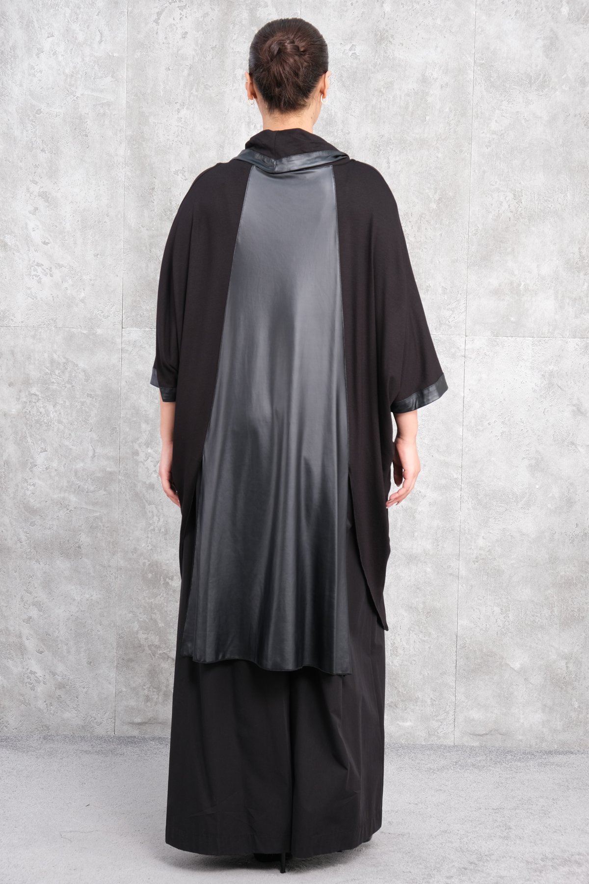 Plus size womens poncho-Black