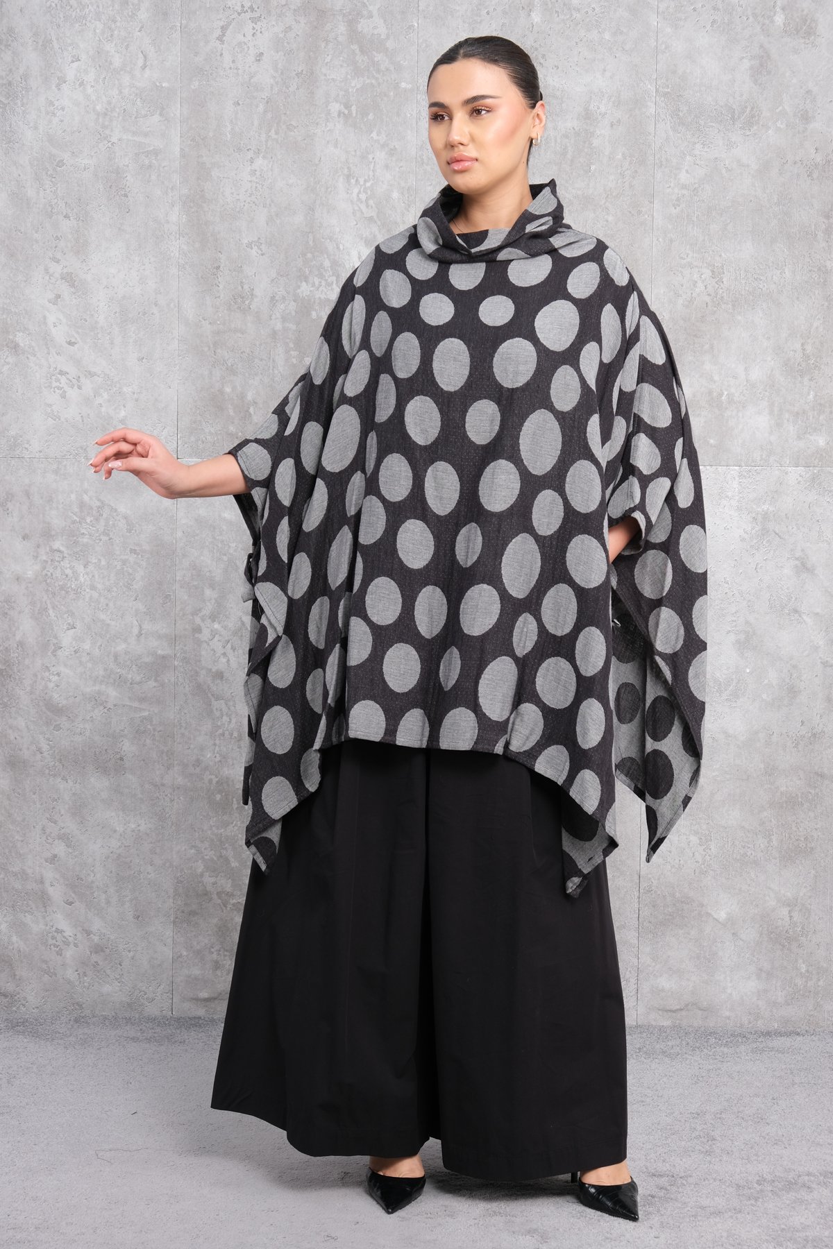 Plus size womens poncho-Grey