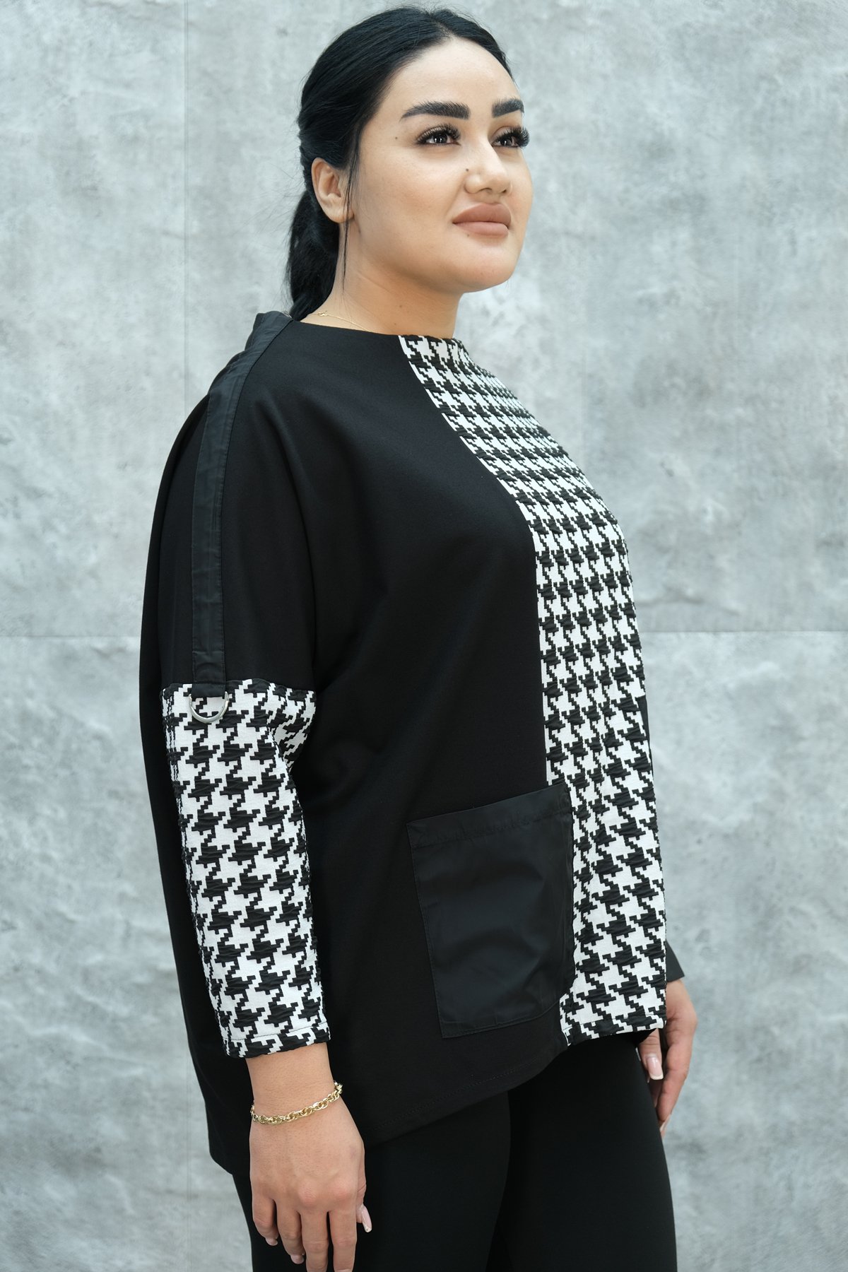 بلوزة مقاس كبير-الأسود