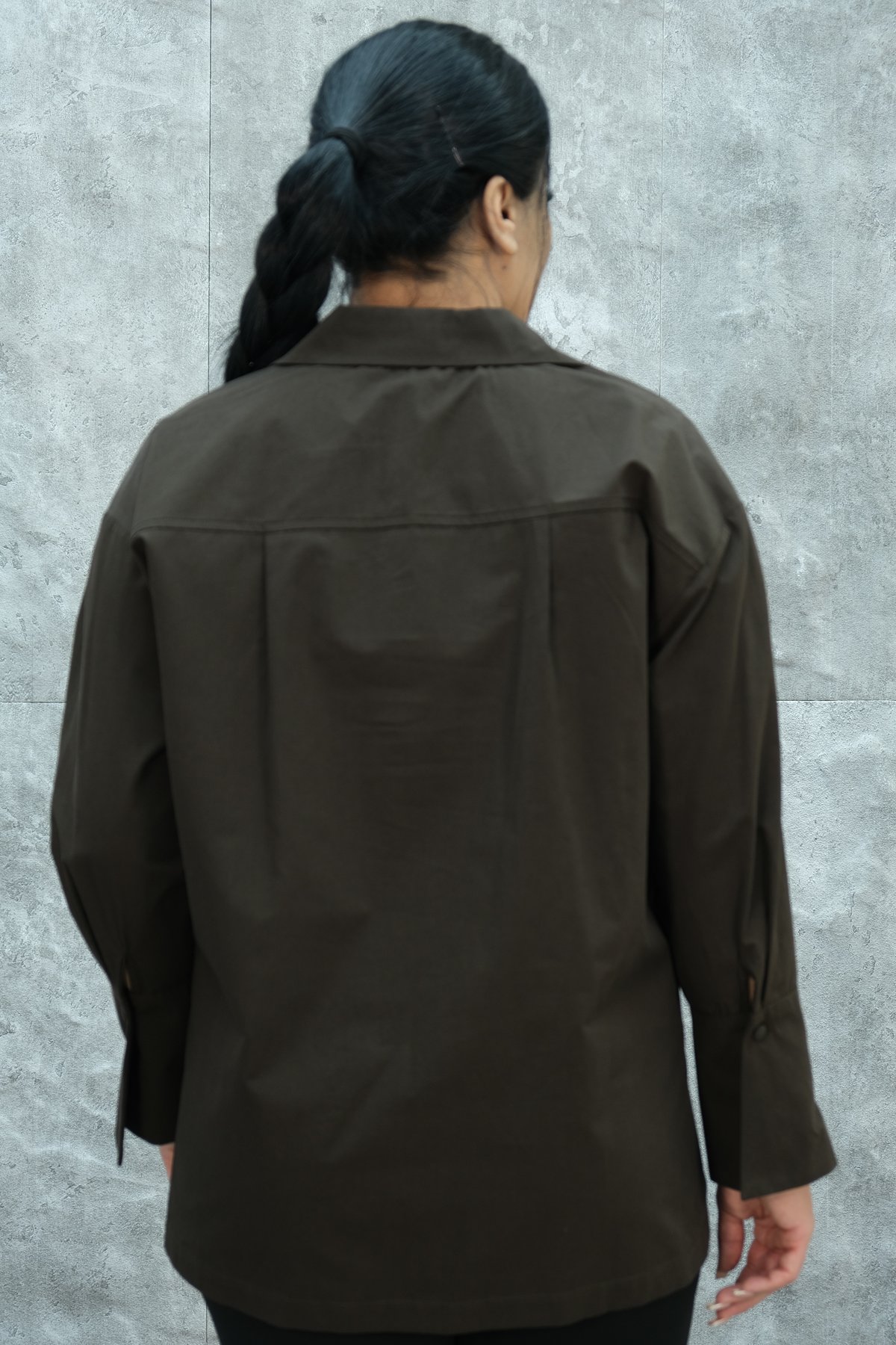 قميص مقاس كبير-البني