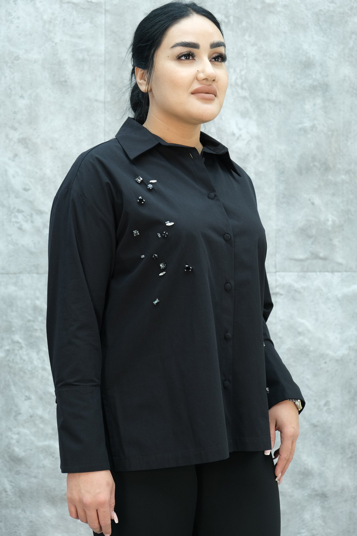 قميص مقاس كبير-الأسود