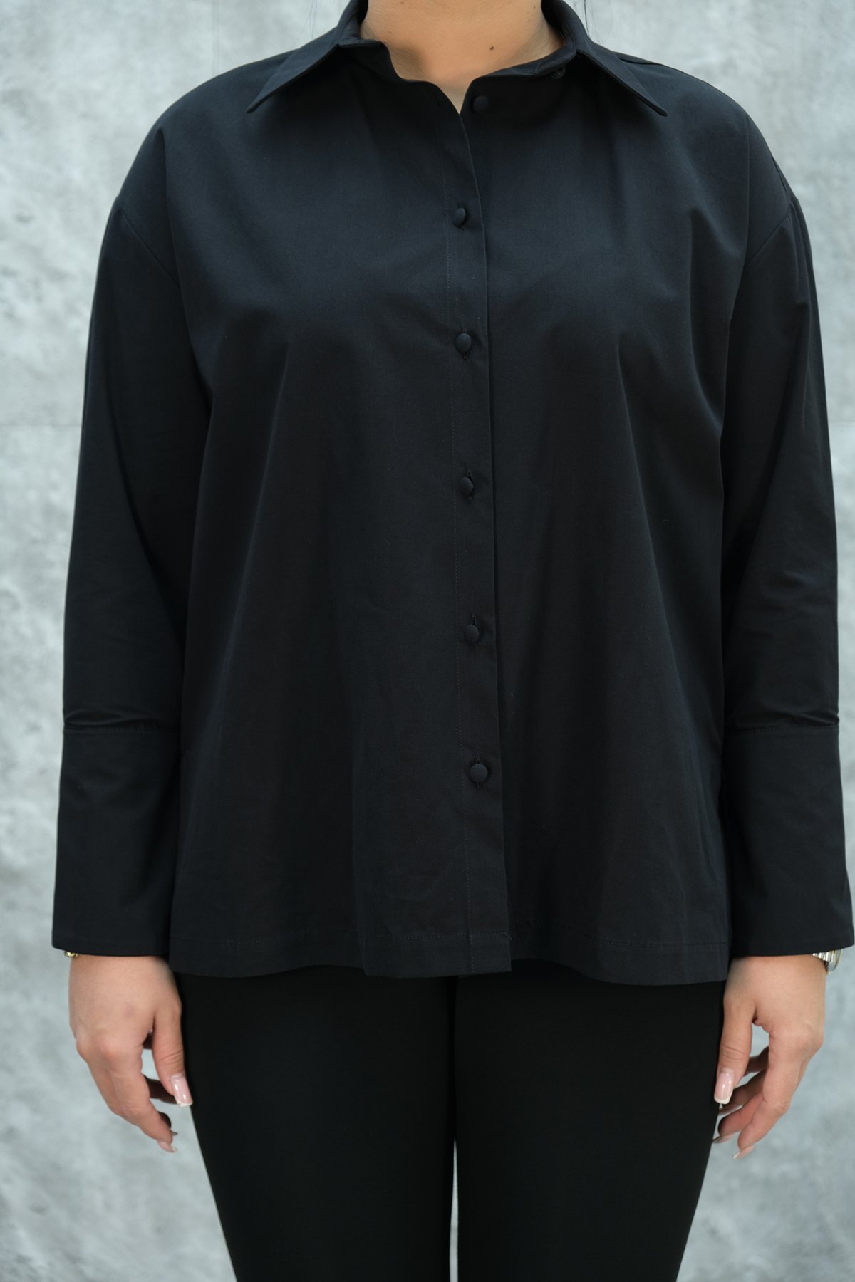 قميص مقاس كبير-الأسود