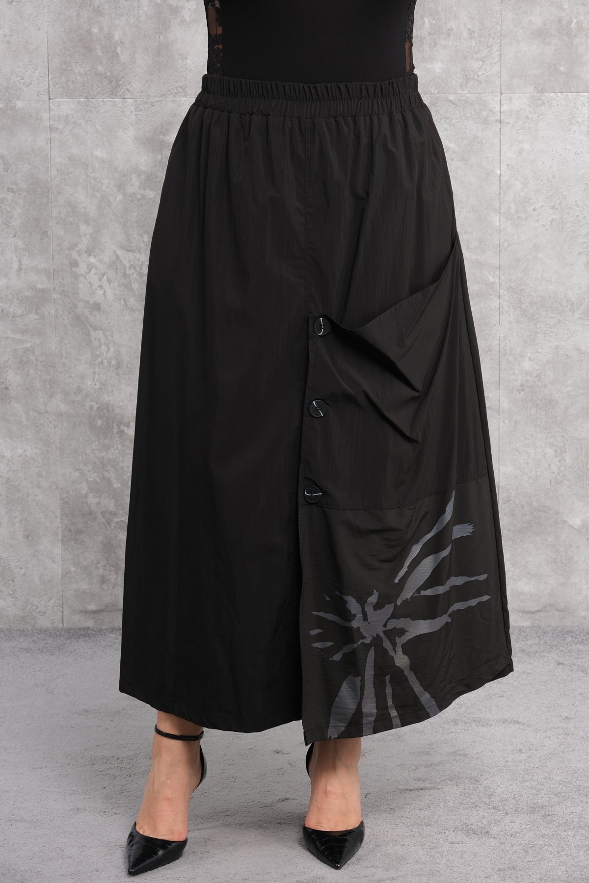 Plus Size Skirt-Black
