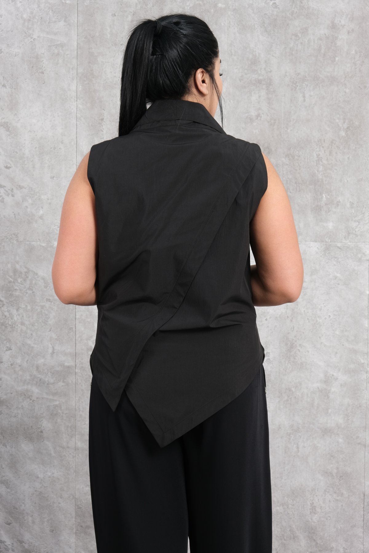 Жилет больших размеров-Черный