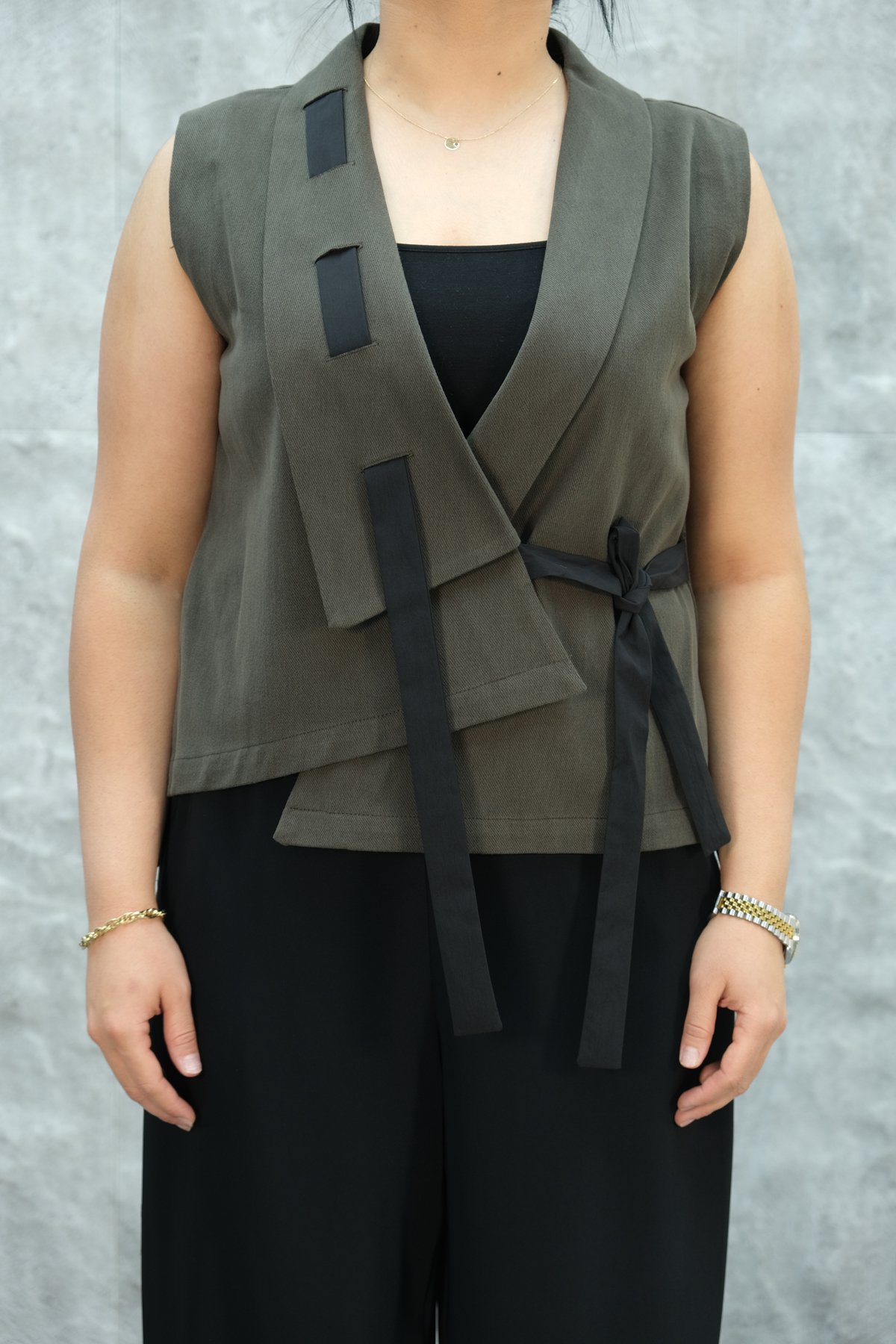 Жилет больших размеров-Коричневый