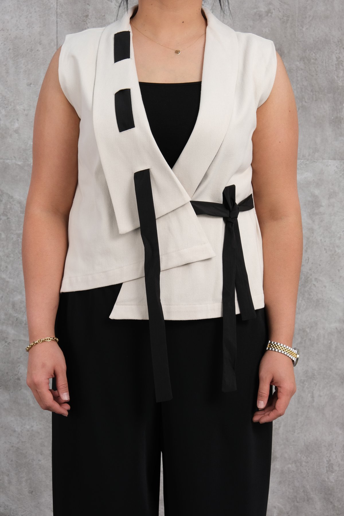 Жилет больших размеров-Бежевый