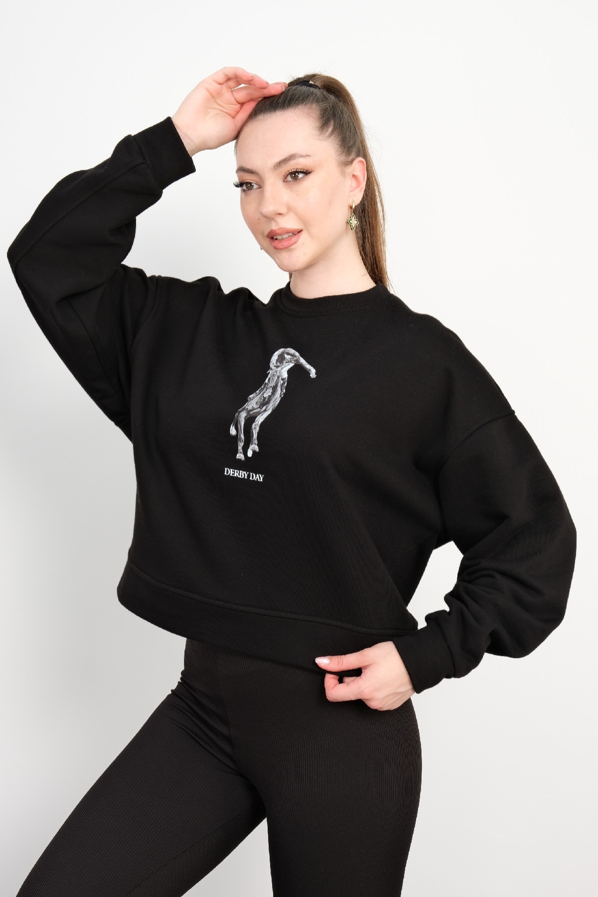 Yuvarlak Yaka Sweatshirt-Siyah