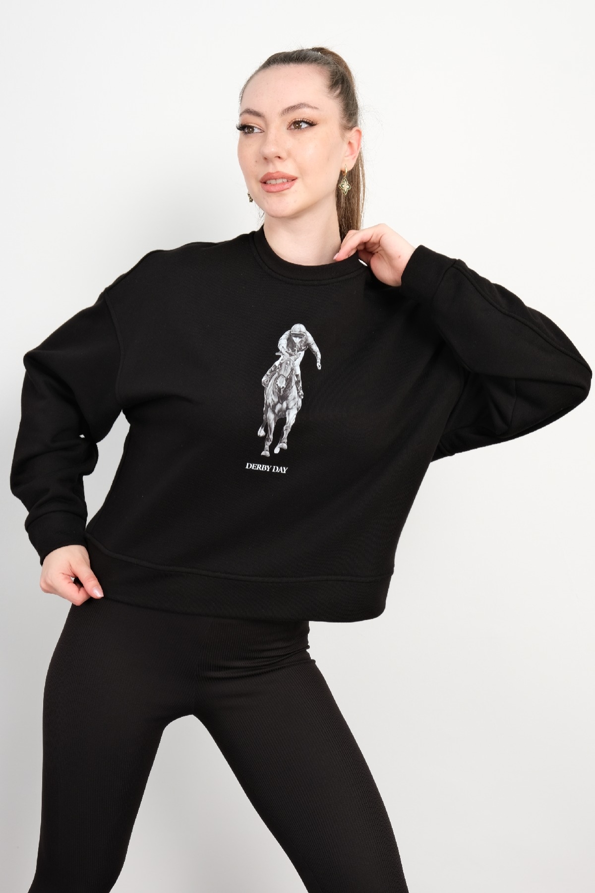 Yuvarlak Yaka Sweatshirt-Siyah