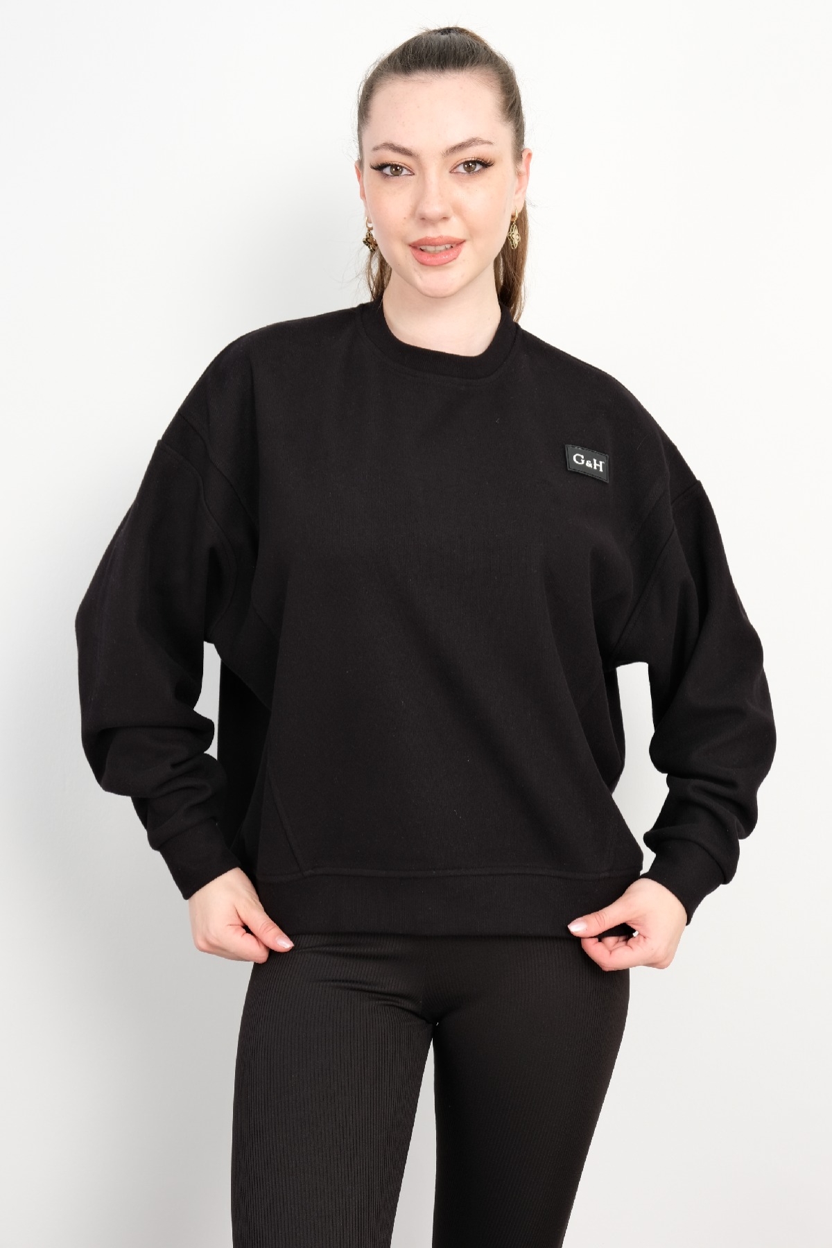 Yuvarlak Yaka Sweatshirt-Siyah