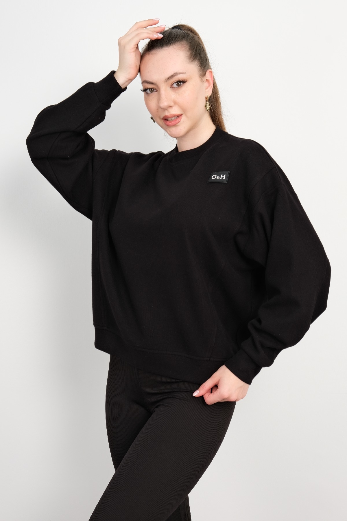 Yuvarlak Yaka Sweatshirt-Siyah