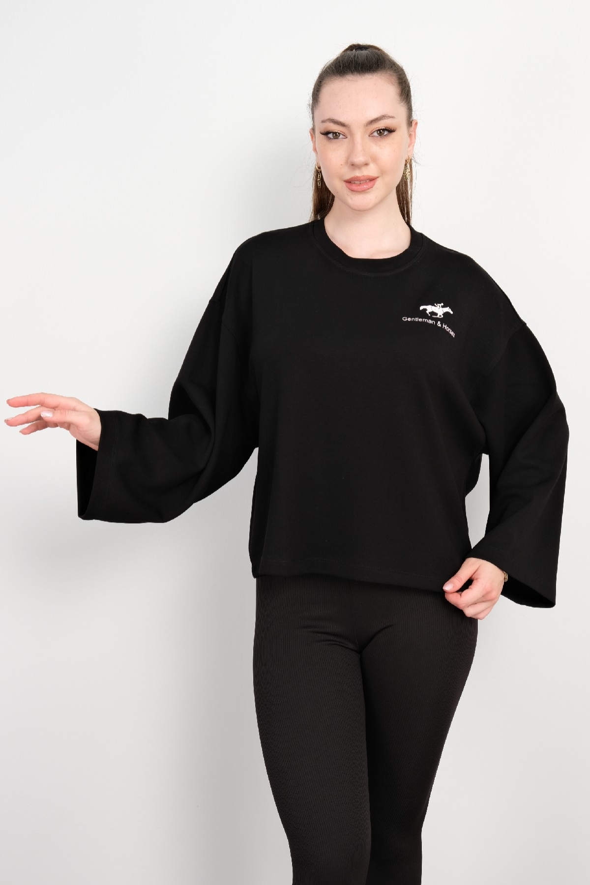 Yuvarlak Yaka Sweatshirt-Siyah