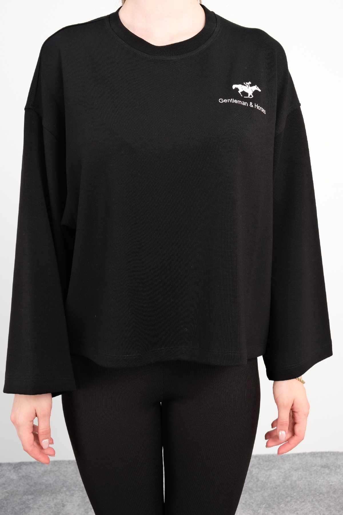 Yuvarlak Yaka Sweatshirt-Siyah