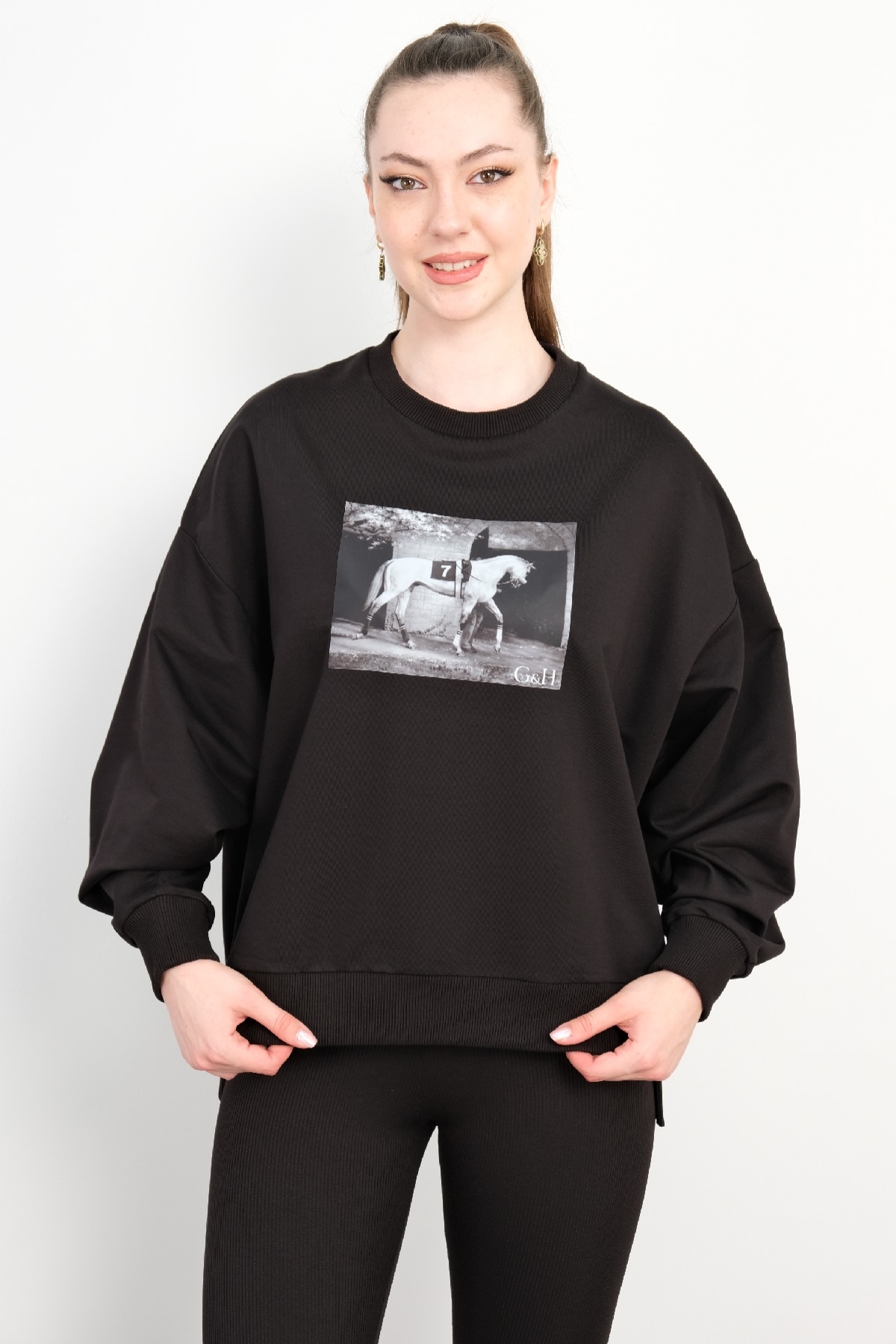 Yuvarlak Yaka Sweatshirt-Siyah