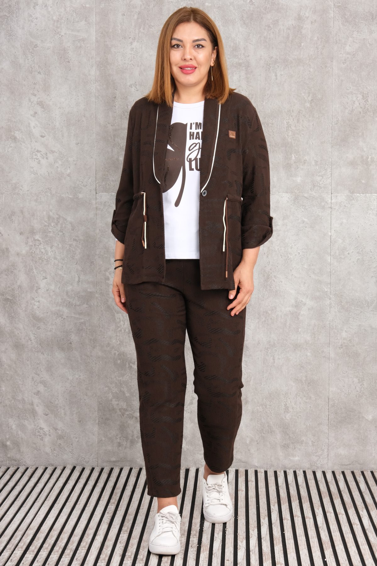 Super Plus Size Womens Three-Piece Sports Set-Brown