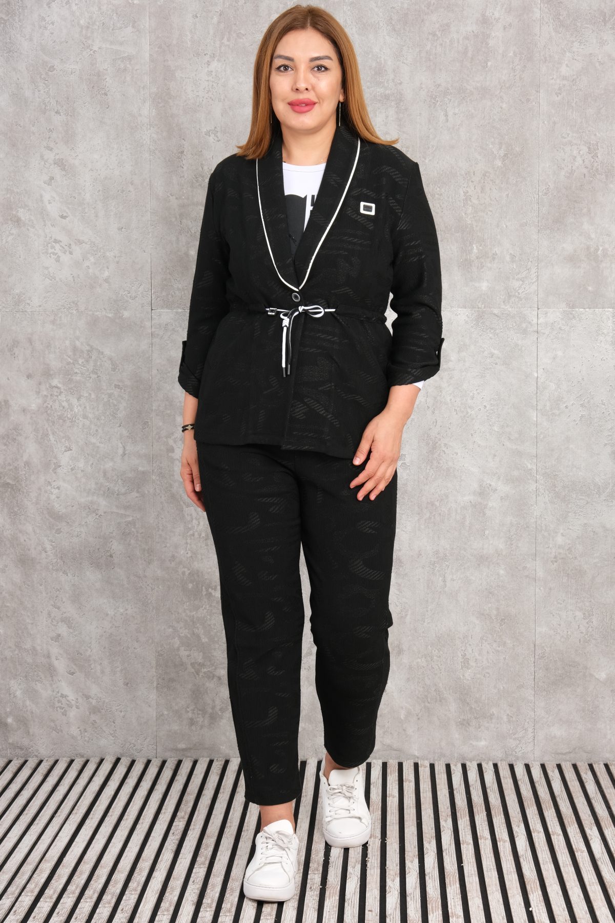 Super Plus Size Womens Three-Piece Sports Set-Black